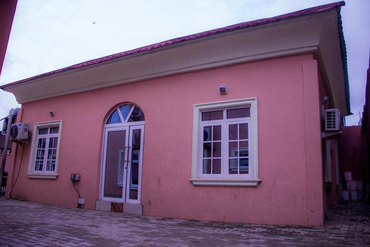Glasshouse Hotel And Suites Egba Exterior photo