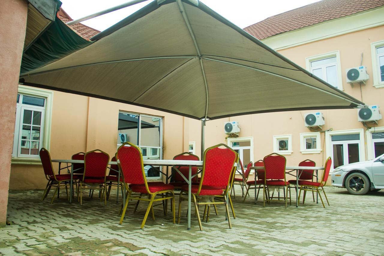 Glasshouse Hotel And Suites Egba Exterior photo